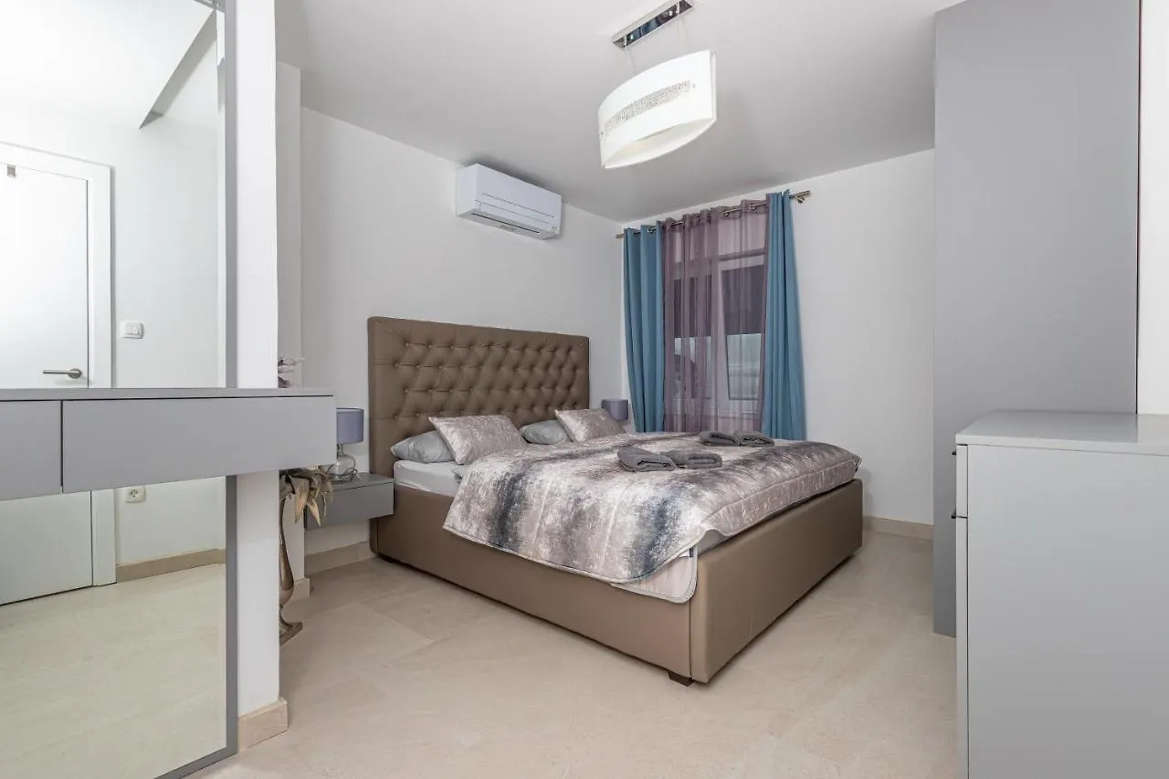 Apartmani Kecman Crikvenica 0*,  Croatia